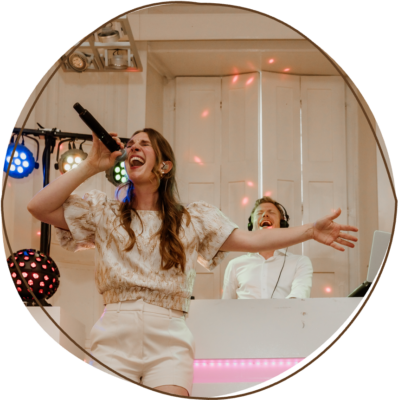 Spin&Sing liveshow DJ en zangeres op bruiloft en evenementen