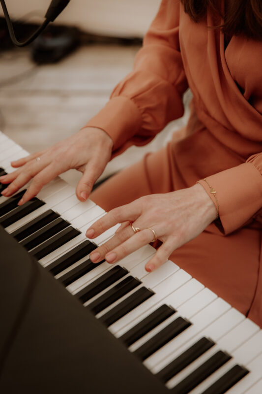 Uitvaart piano muziek en zang